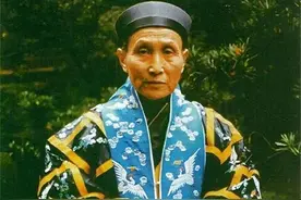 商人找华山女道长曹祥真买药方，曹：我看病不要钱，你们要收钱的图片