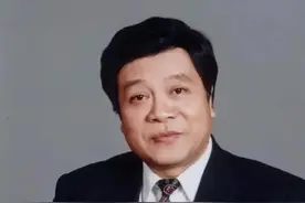 赵忠祥死后留下10亿遗产，却一分不给妻儿，现在才知道他有多明智图片