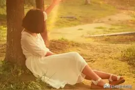 在两性关系中，女人一般都很低调。一旦高调，那可能就会出大问题图片