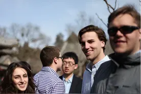 如果中国开放绿卡，将会有多少人移民过来，各国网友这样说图片