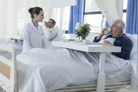 欧美几乎没有长年卧病在床的老人？而我国却越来越多？发人深省！图片