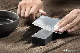 磨刀要横磨还是竖磨？教你一招，刀子又快又锋利，太实用了图片