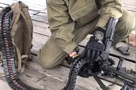 俄军巷战利器：机枪手成为人形收割机，550发弹药5倍强化火力图片