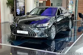 “最便宜”雷克萨斯ES实拍，2.0引擎+CVT，网友：换壳凯美瑞图片