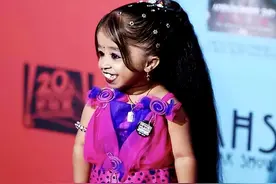 29岁，身高63厘米，体重5公斤，世上最矮的女人，活得却无比快乐图片