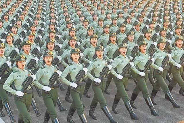 我的军营：军装