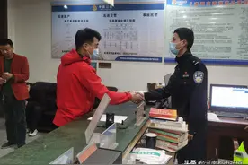 我为群众办实事｜小车被“飞来”木板砸中 高速交警高效“破案”获点赞图片