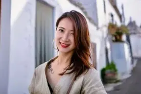还记得陈赫前妻许婧吗？官宣外国男友，离婚8年她过成了这样图片