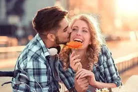 心理学：为什么男人喜欢你，却不主动找你？深度揭秘男性心理图片