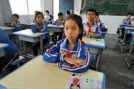 入队、入团、入党，是青年追求政治进步的三部曲图片