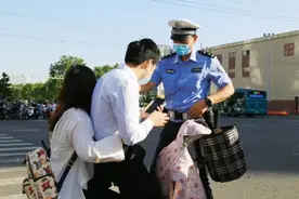 明确了！电动自行车、电摩、电动三轮车载人、保险标准，别再搞错图片