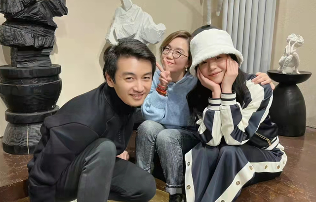 陈妍希资料个人资料,陈妍希夫妇聚会同框!