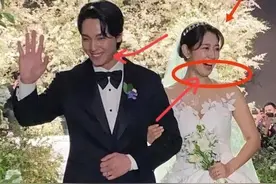 朴信惠含泪说结婚誓词，婚纱巧遮孕肚笑出双下巴，李敏镐到场祝福图片