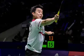 国羽队医出诊：反手高远球时，总是大臂和肩膀靠前的位置疼，怎么办？图片