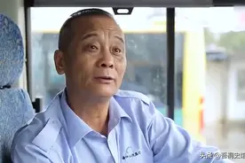 海南公交车司机王波，遇女孩坐公交丢2万学费，仅靠谈话成功破案图片