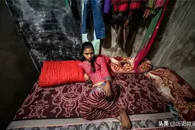 孟加拉妓女村：日接待3000人，少女被迫吃药催熟身体，一次赚几块图片