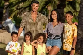 C罗全家聚餐！5个孩子来自3个妈，乔治娜哺乳期，衣着宽松身材好图片