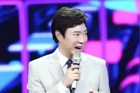费玉清病情加重暴瘦24斤，住院期间浑身插管，疑似私生子现身照顾图片