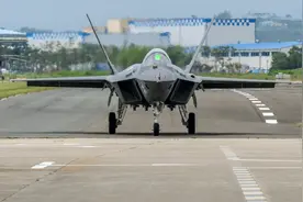 韩国自信已完全超越印度！韩媒吹捧，一架KF21能吊打10架歼20图片