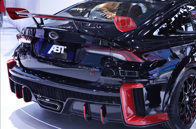 推动中国汽车改装文化发展 来看看车展上的这款影豹abt联名款