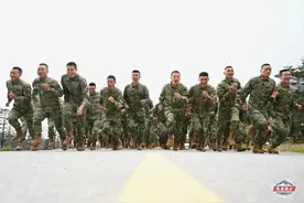 520跑5公里！高原战士在站位告白：边防有我在，祖国请放心！图片