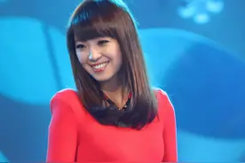 云朵：从服务员到歌手，被刀郎甘愿养10年，她凭什么能草根逆袭？图片