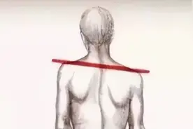 认识高低肩：几招小动作可以轻松矫正，与高低肩说拜拜！图片