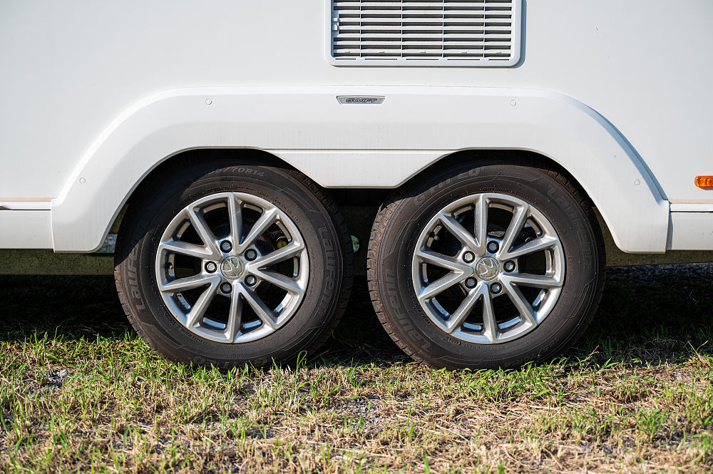 国产拖挂式房车那家强_Swift Sprite Quattro EW拖挂房车_英国拖挂房车品牌斯威夫特