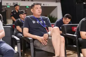 虎父无犬子！巩晓彬爱子够神勇，半场轰20分，2场砍46分率队取胜图片