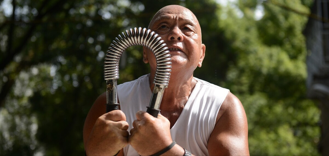 臂力棒练哪块肌肉（体育科普臂力器可以练到哪些部位的肌肉练习方法）