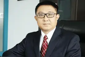 起底张核子图片