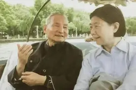 她是陈云的秘书，19岁嫁给陈云，生下五个儿女，一人官至副国级图片