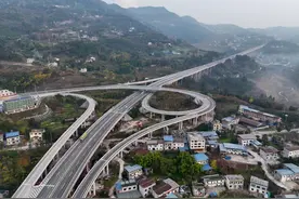 通车！城开高速通至城口县城，桥隧比高达98%图片