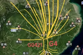 长三角堵在了安徽，珠三角堵在了湖南，小塘服务区只有一车道图片
