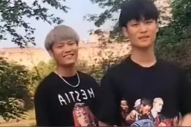 惊呆！村姑变女神，千万网红夫妇旧照曝光，网友：再也高攀不起图片