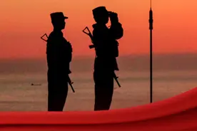 把军人家庭的光荣感转化为实实在在的获得感——父母赡养补助：好政策胜似无声动员图片