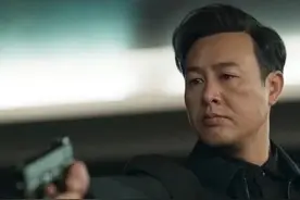 他只是一个臭卖鱼的摇身一变成了黑社会老大，却让人不恨反爱！图片