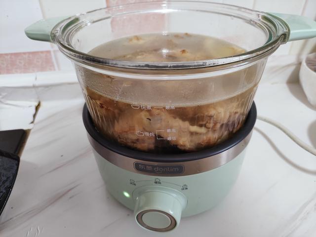 用鸭肉炖汤，记住“3个要”，没腥味，汤浓鲜美，比鸡汤喝着香
