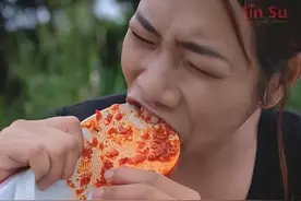 柬埔寨美女网红直播吃拖鞋，2天播放量超2千万图片