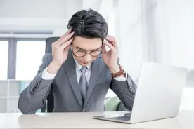 自虐（自我挫败）型人格图片