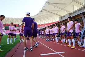 今天踏上世界杯征程，中国女足不改玫瑰铿锵本色图片