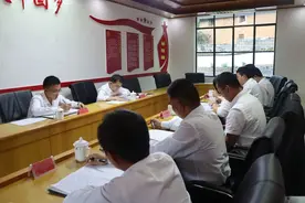 周耀泉到乡镇调研图片