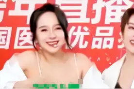 女主播裸露直播推销隆胸产品，被罚60万！直播显示超40万人观看图片