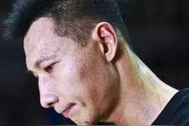 易建联被爆嫖娼男娘？现场照片和身份证被爆出，诸多细节引猜疑图片