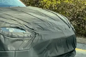 预计22.99万起售，新款特斯拉Model3伪装车曝光，内外变化明显图片