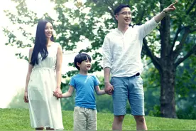 心理学家揭秘：家庭关系的“三角化”是摧坏孩子的元凶图片