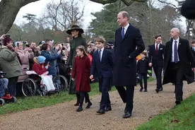 英“王室三宝”圣诞节闪耀亮相！4岁路易王子光着腿，真不怕冻着图片