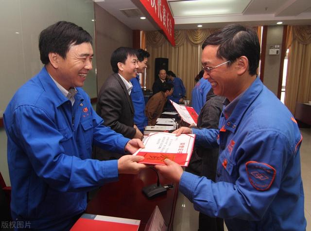 这篇述职报告提纲很美，听完令人回味乍舌，领导同事纷纷收藏