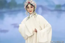 艺苑百花青春篇｜窦晓璇：要唱前辈的戏，也要唱自己的戏图片