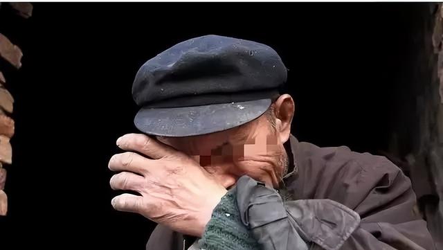 白发人赡养白发人，中国家庭的养老困境